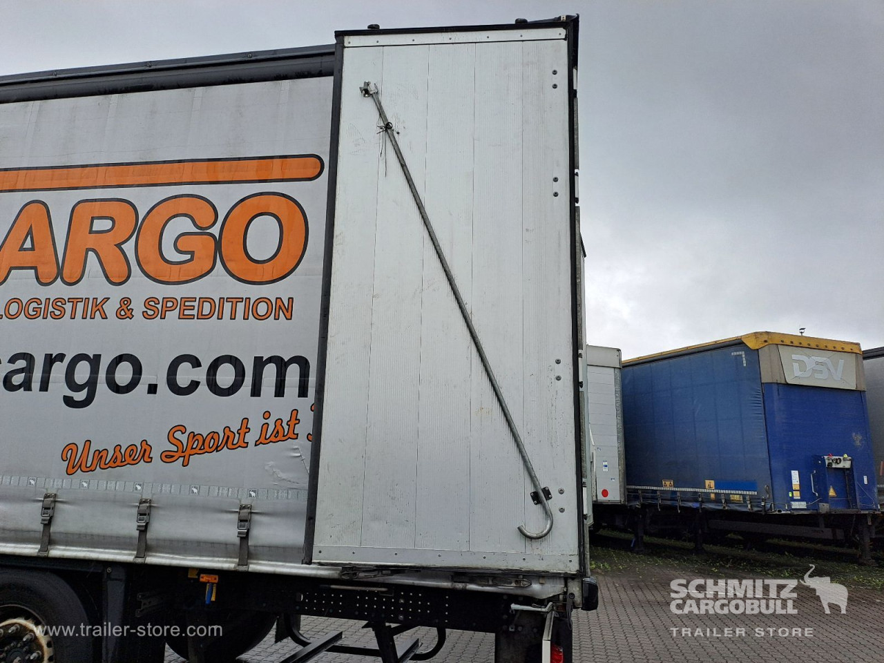 Schmitz Cargobull Curtainsider Standard Getränke 
