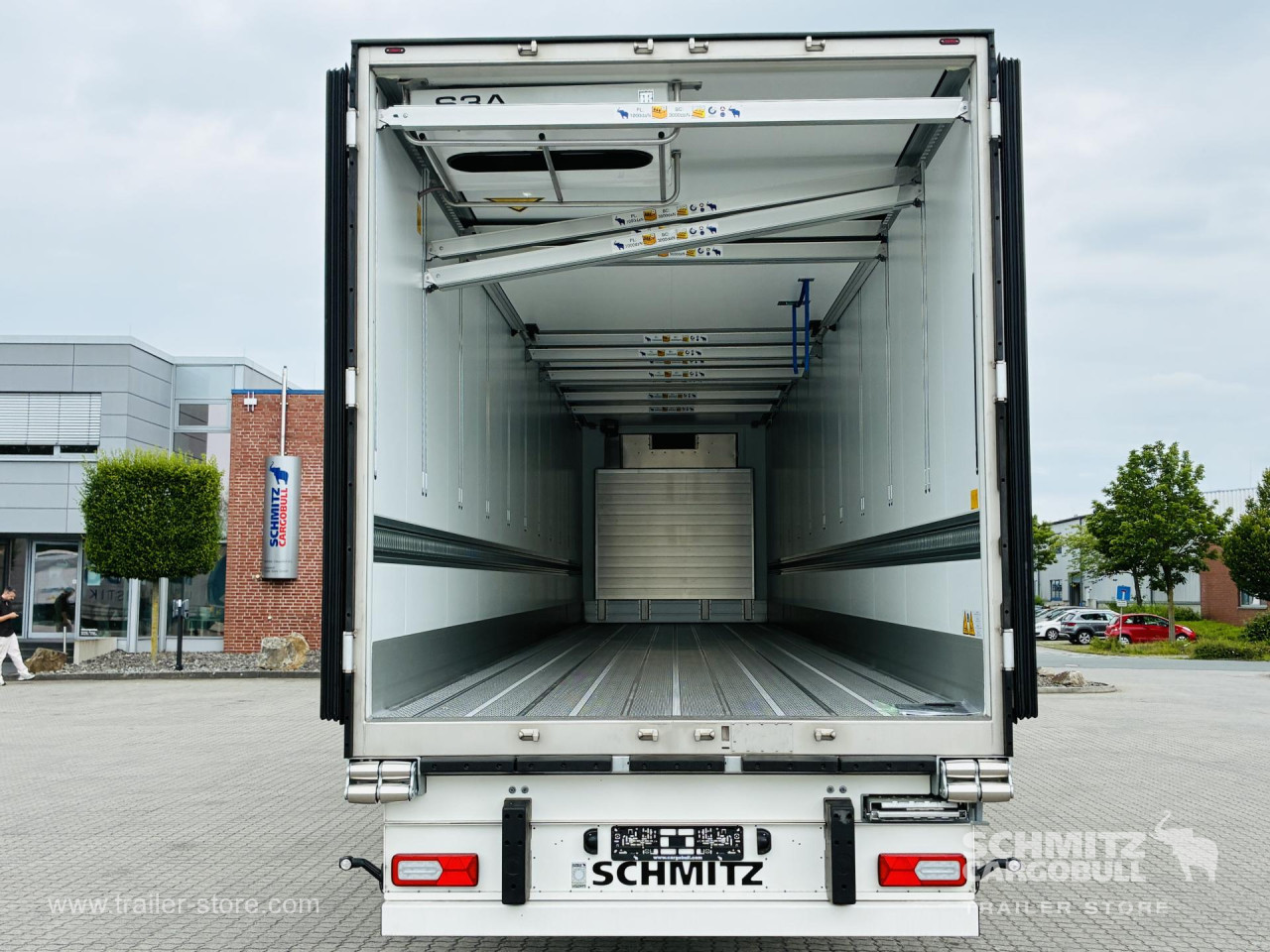Schmitz Cargobull Tiefkühler Multitemp Doppelstock Trennwand 