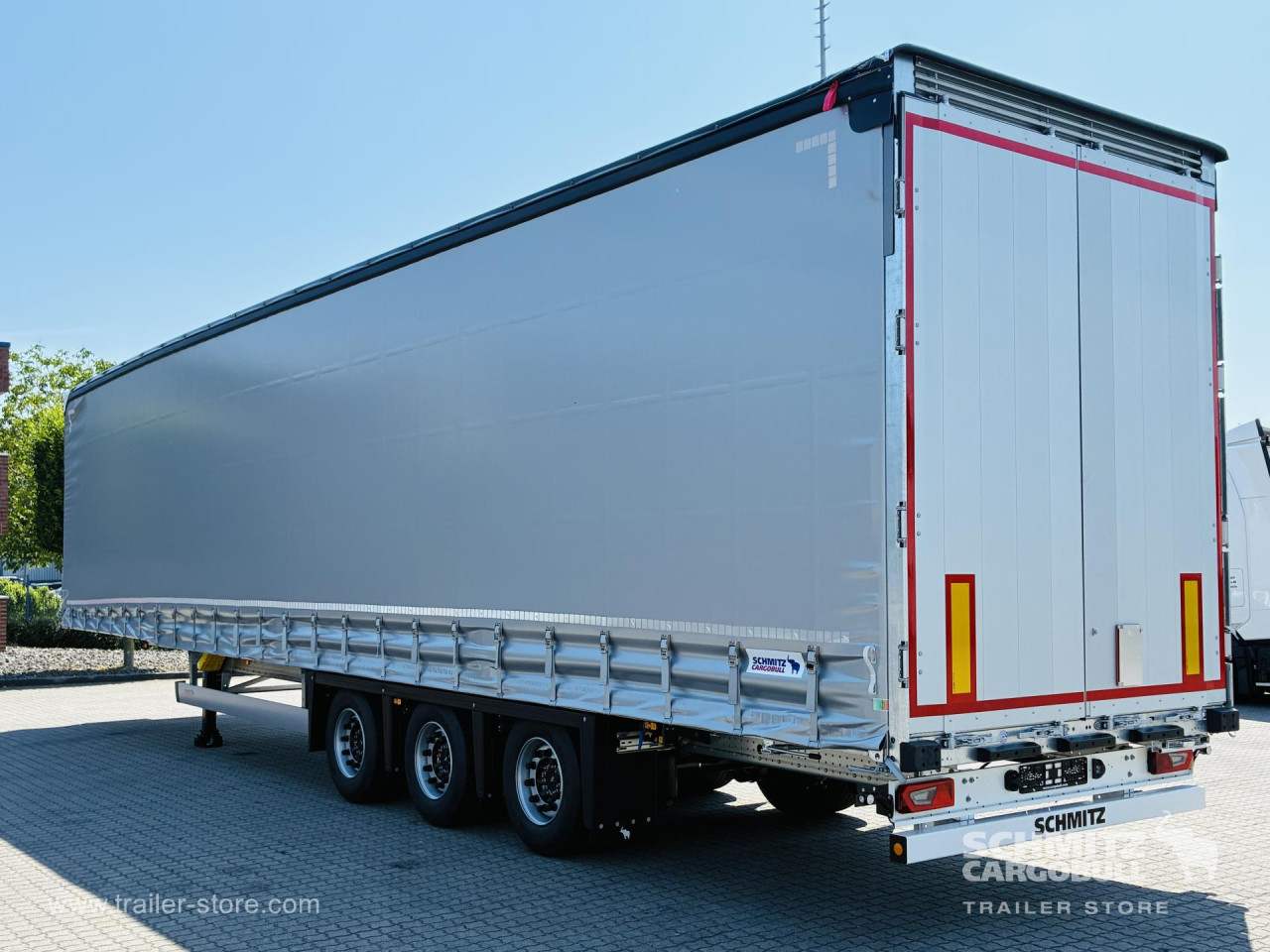Schmitz Cargobull Curtainsider Mega Getränke 
