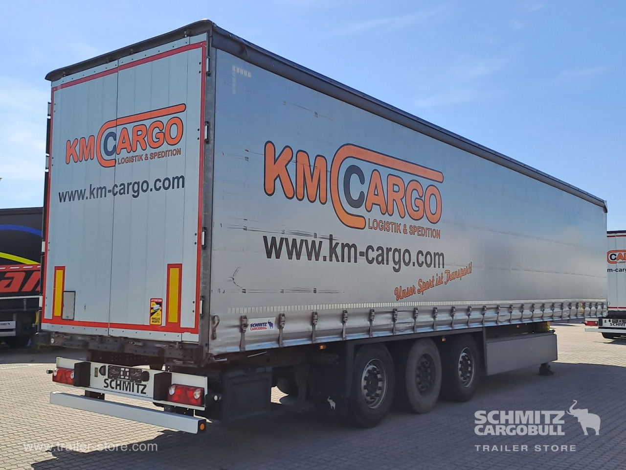 Schmitz Cargobull Curtainsider Standard Getränke 