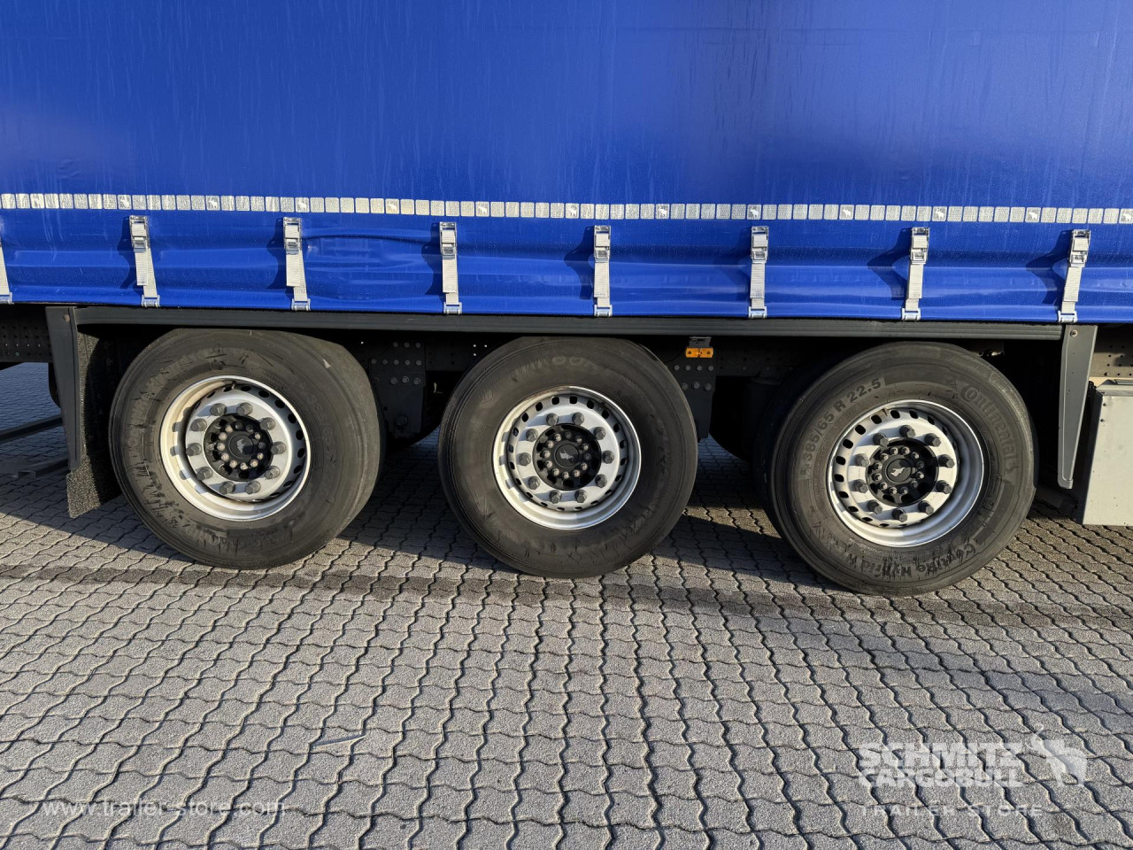 Schmitz Cargobull Curtainsider Standard Getränke 
