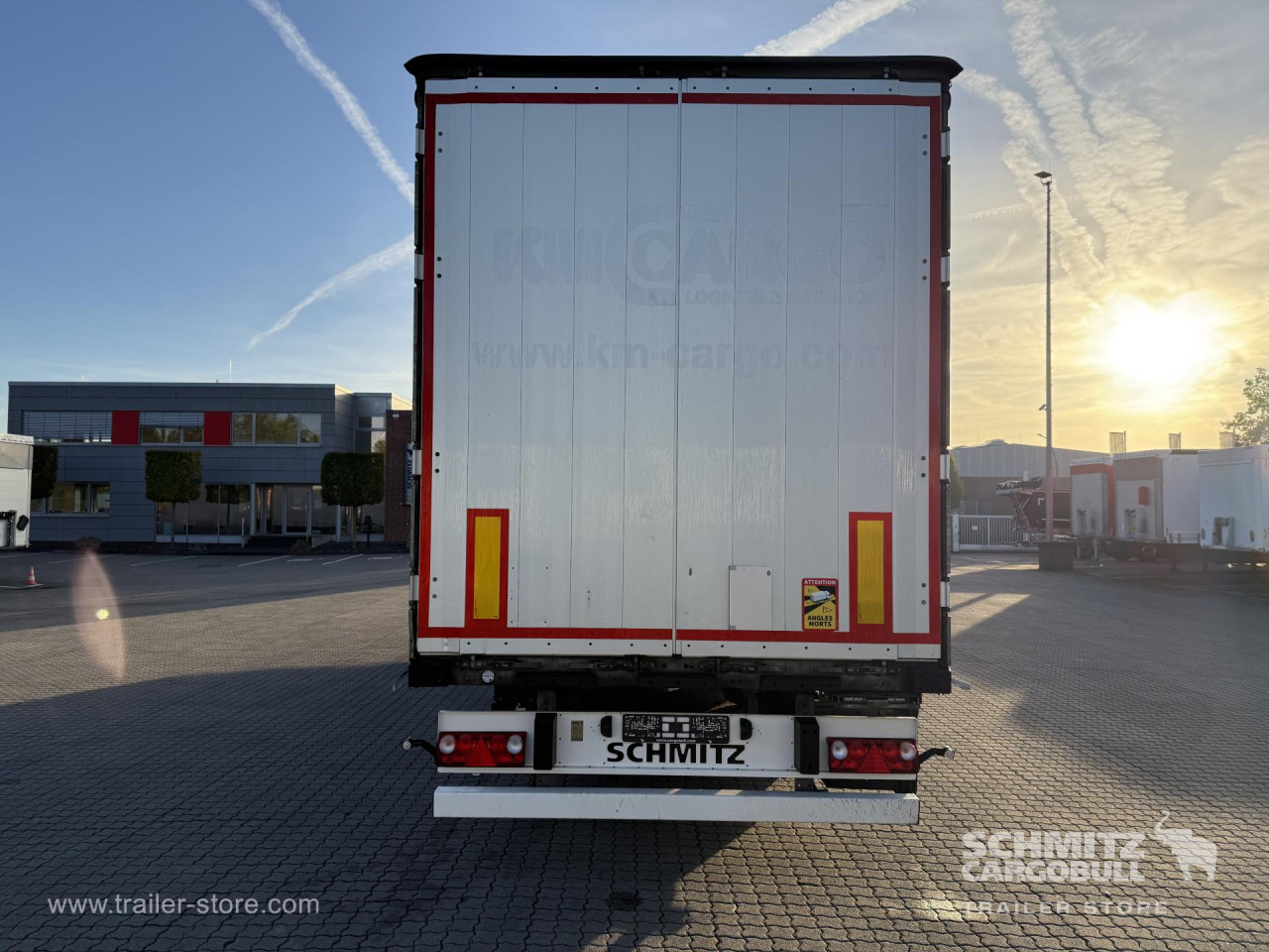 Schmitz Cargobull Curtainsider Standard Getränke 