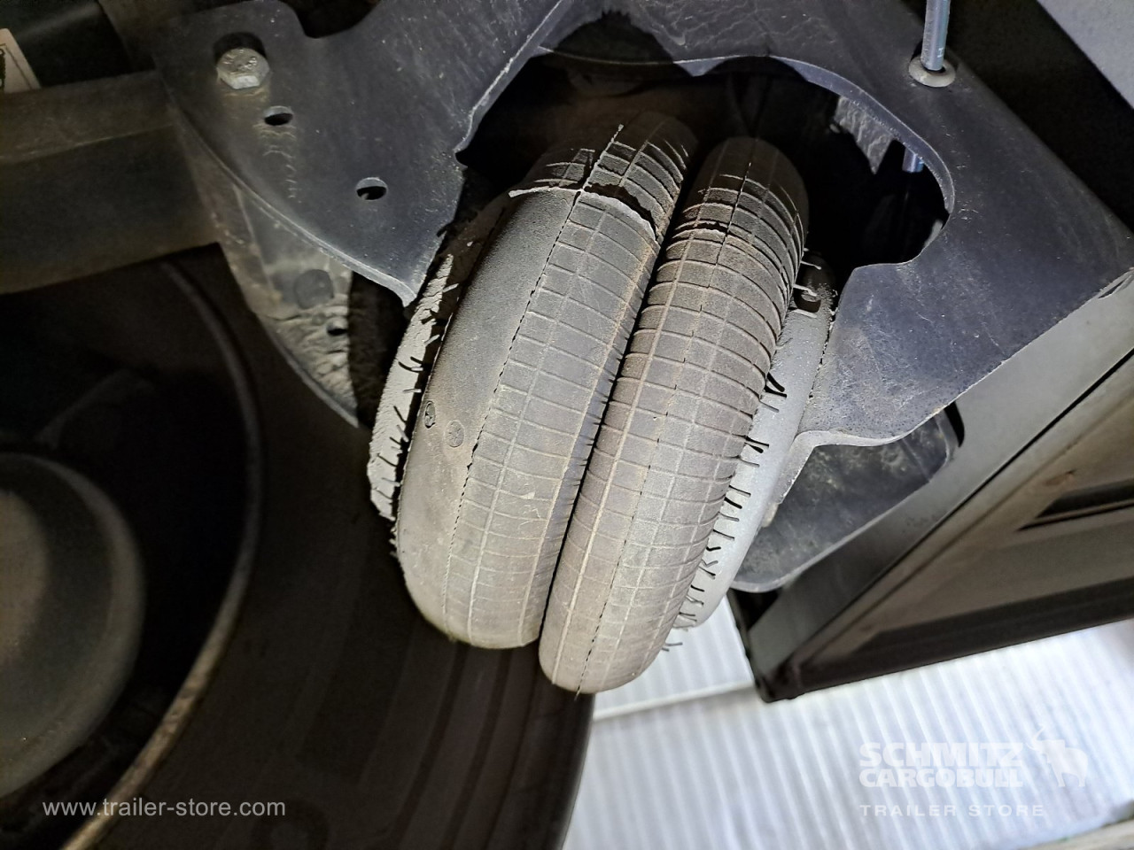 Schmitz Cargobull Curtainsider Standard Getränke 