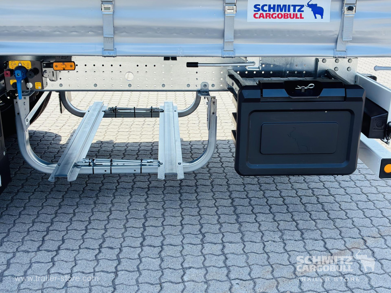Schmitz Cargobull Curtainsider Standard Getränke 