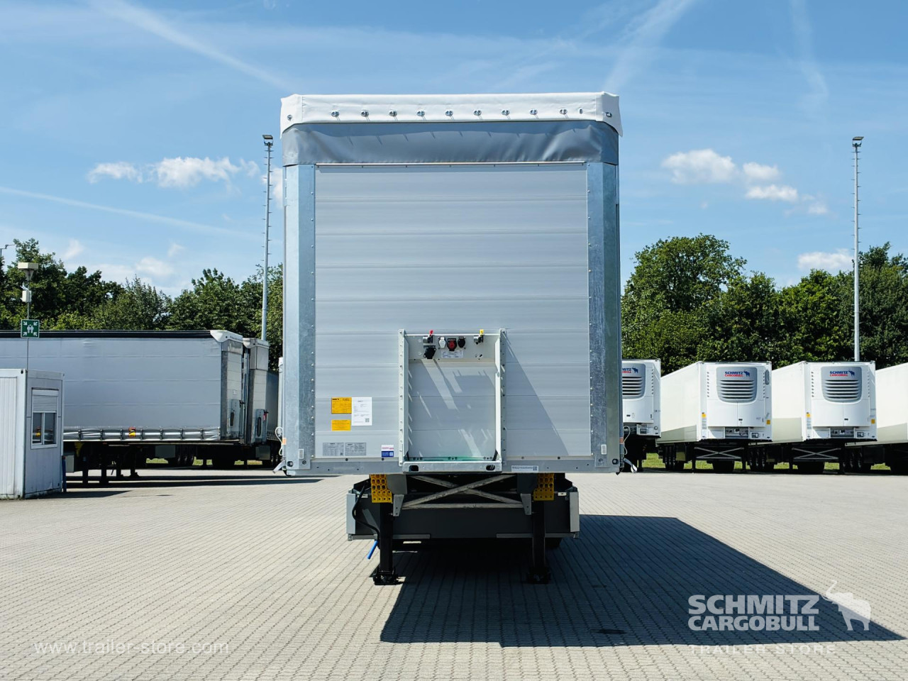 Schmitz Cargobull Curtainsider Standard Getränke 