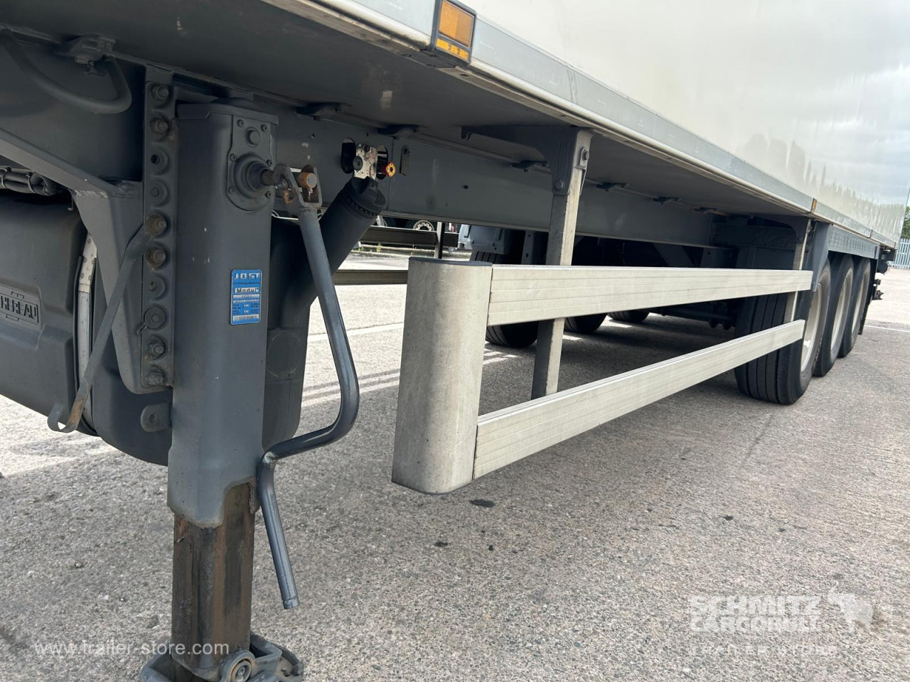 CHEREAU Reefer Multitemp Taillift 