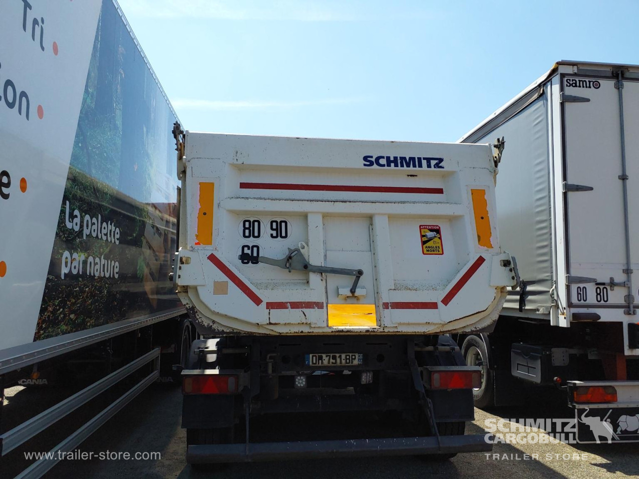 Schmitz Cargobull Semitrailer Tipper Steel half pipe body 26m³ 