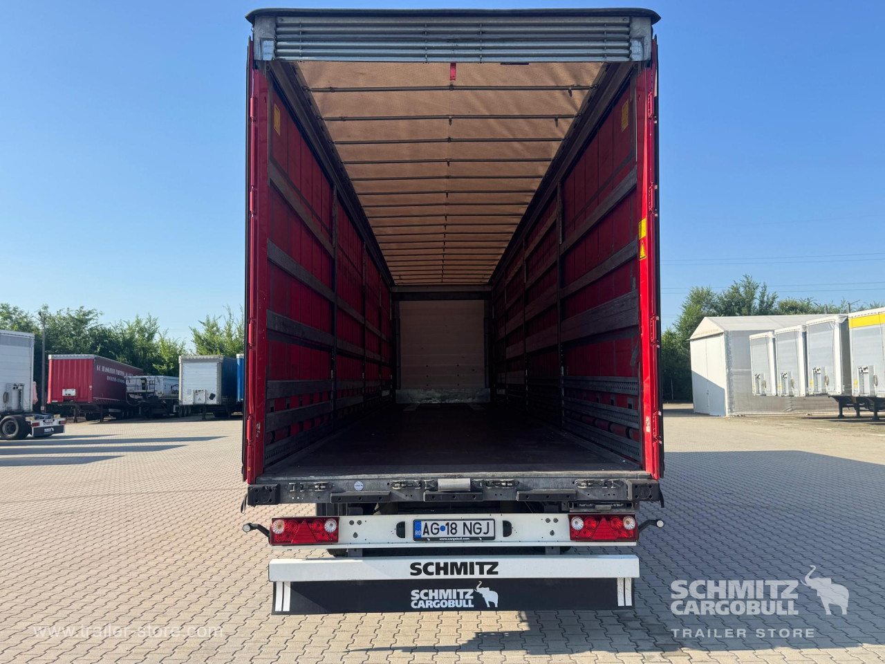 Schmitz Cargobull Curtainsider Mega 