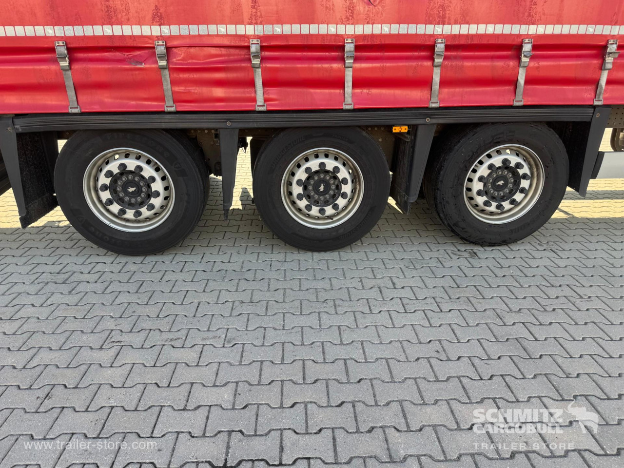 Schmitz Cargobull Curtainsider Mega 