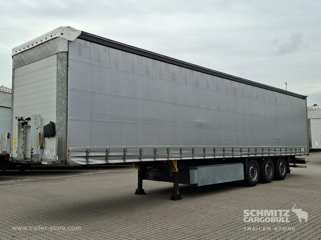 Schmitz Cargobull Curtainsider Standard Getränke 