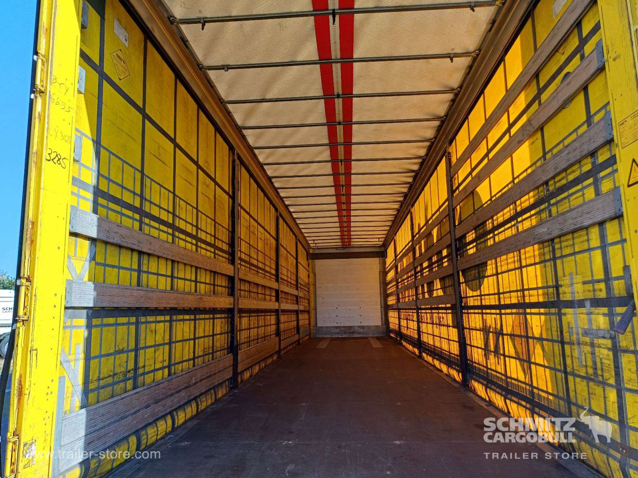 Schmitz Cargobull Curtainsider Mega 