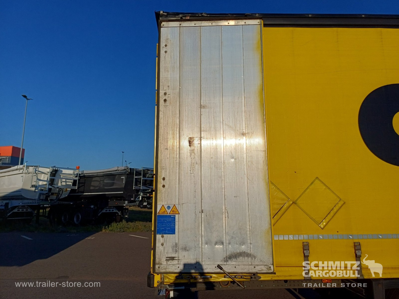Schmitz Cargobull Curtainsider Mega 