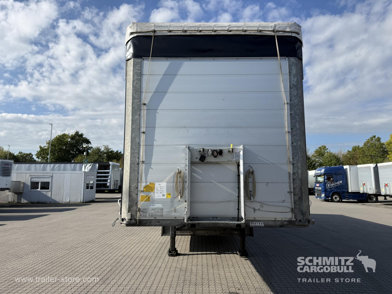 Schmitz Cargobull Curtainsider Standard Getränke 