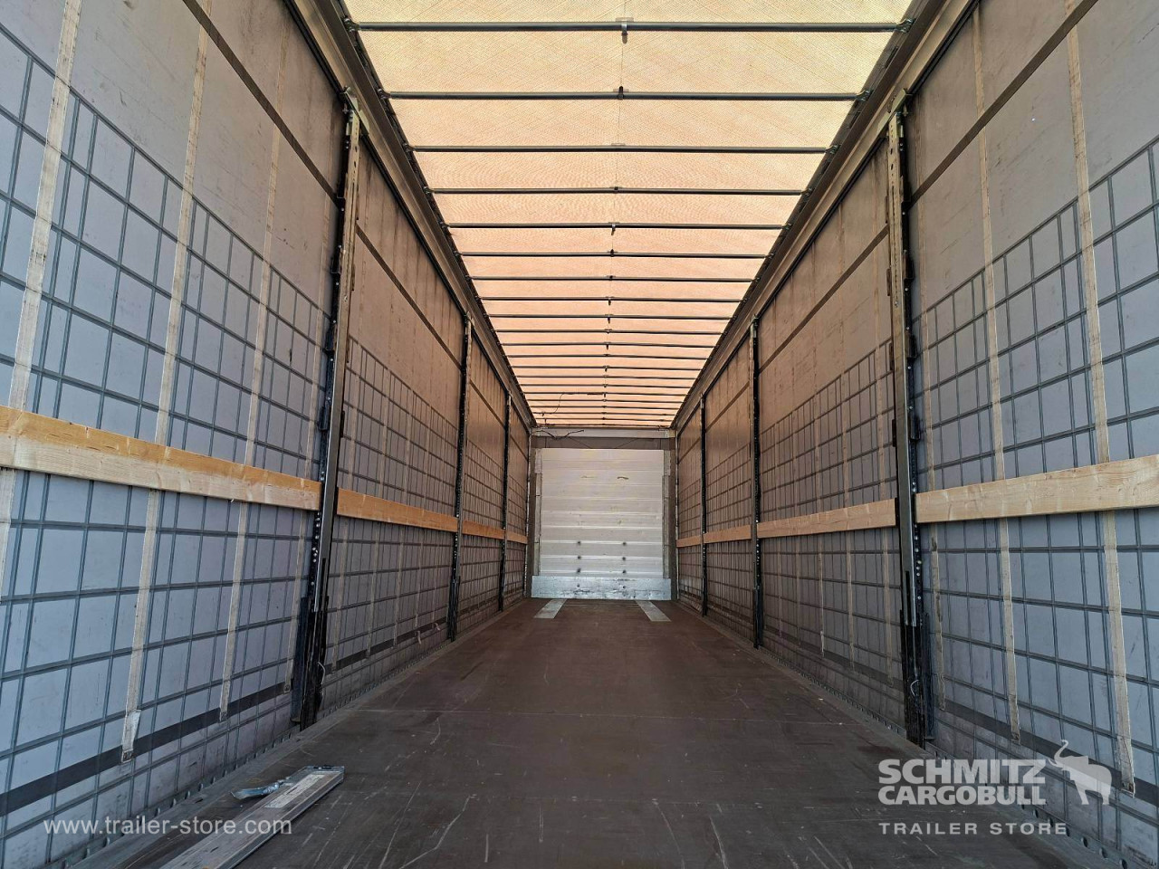 Schmitz Cargobull Curtainsider Mega 