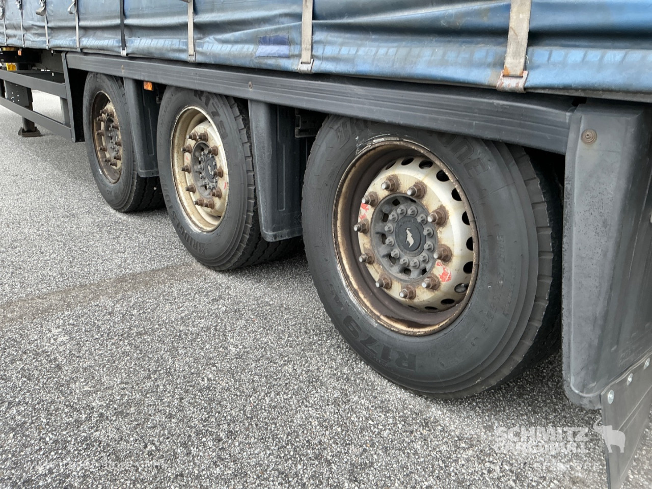 Schmitz Cargobull Curtainsider Mega 