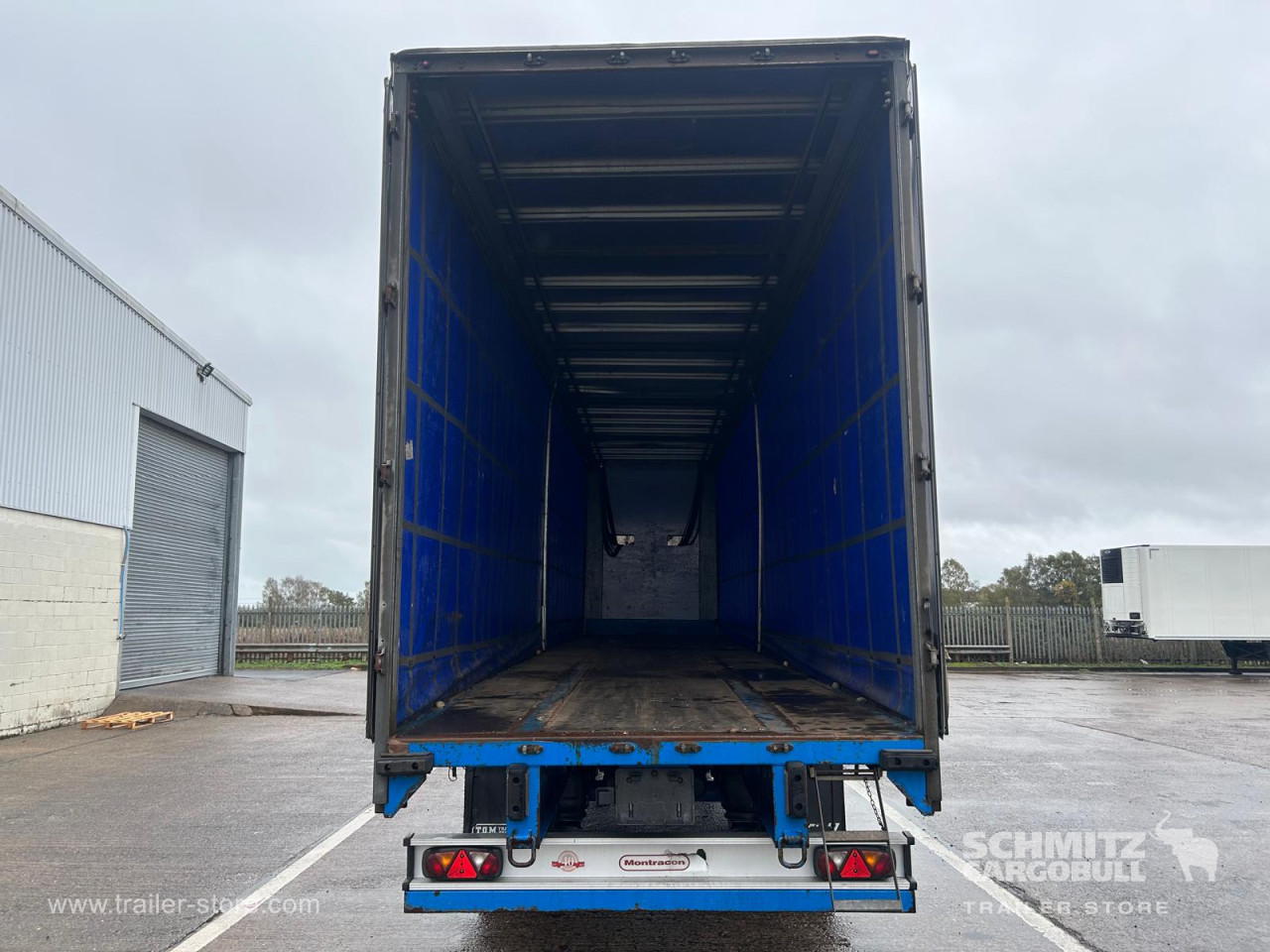 MONTRACON Curtainsider Standard UK 