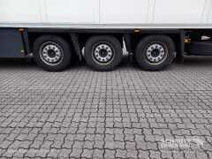 Schmitz Cargobull Tiefkühler Multitemp Doppelstock Trennwand 