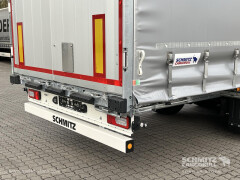 Schmitz Cargobull Curtainsider Mega Getränke 