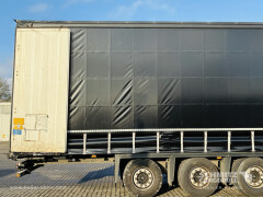 Schmitz Cargobull Curtainsider Mega Getränke 