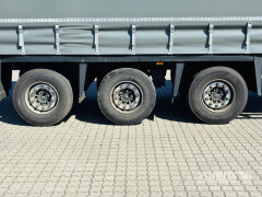 Schmitz Cargobull Curtainsider Coil Getränke 