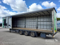 Schmitz Cargobull Curtainsider Mega Getränke 