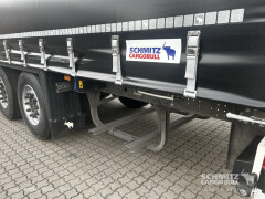Schmitz Cargobull Curtainsider Standard Getränke 