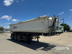 Schmitz Cargobull Tipper Steel half pipe body 28m³ 