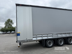 Schmitz Cargobull Curtainsider Mega Getränke 