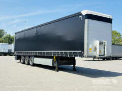 Schmitz Cargobull Curtainsider Standard Getränke 