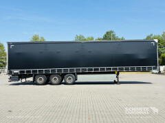 Schmitz Cargobull Curtainsider Standard Getränke 