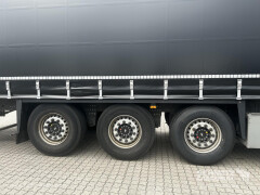 Schmitz Cargobull Curtainsider Standard Getränke 