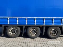Schmitz Cargobull Curtainsider Mega Getränke 